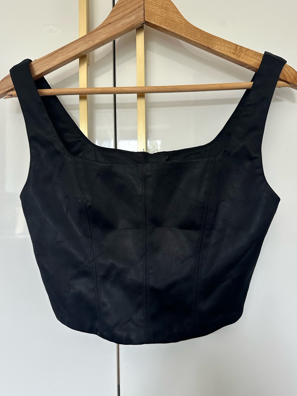 Aritzia Ten by Babaton satin corst crop top XS